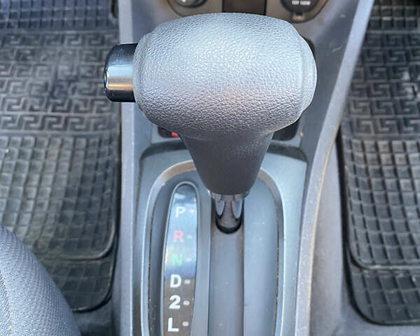 Сірий Кіа Ріо, об'ємом двигуна 1.4 л та пробігом 140 тис. км за 5100 $, фото 24 на Automoto.ua