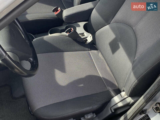 Серый Киа Рио, объемом двигателя 1.6 л и пробегом 173 тыс. км за 5799 $, фото 36 на Automoto.ua