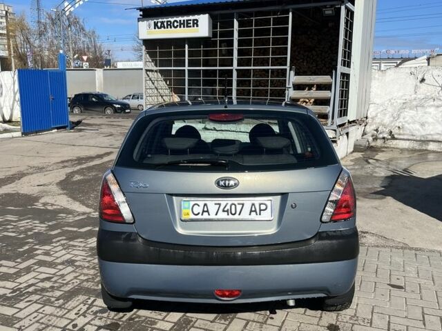 Сірий Кіа Ріо, об'ємом двигуна 1.4 л та пробігом 122 тис. км за 4600 $, фото 3 на Automoto.ua
