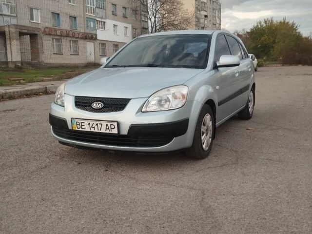 Серый Киа Рио, объемом двигателя 1.4 л и пробегом 267 тыс. км за 4600 $, фото 1 на Automoto.ua