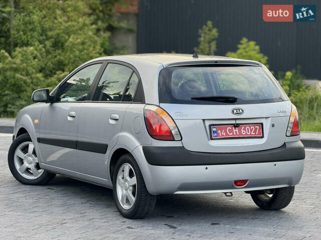 Серый Киа Рио, объемом двигателя 1.6 л и пробегом 172 тыс. км за 5600 $, фото 26 на Automoto.ua