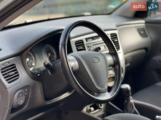 Серый Киа Рио, объемом двигателя 1.5 л и пробегом 265 тыс. км за 3999 $, фото 10 на Automoto.ua