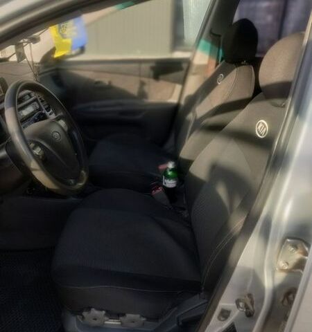 Серый Киа Рио, объемом двигателя 1.49 л и пробегом 280 тыс. км за 3900 $, фото 7 на Automoto.ua