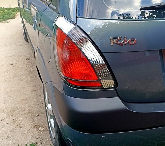 Сірий Кіа Ріо, об'ємом двигуна 1.4 л та пробігом 194 тис. км за 6500 $, фото 12 на Automoto.ua