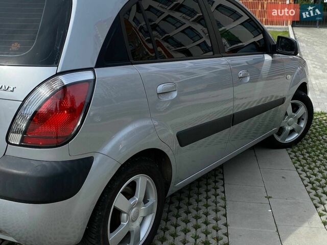 Серый Киа Рио, объемом двигателя 1.6 л и пробегом 179 тыс. км за 6499 $, фото 37 на Automoto.ua