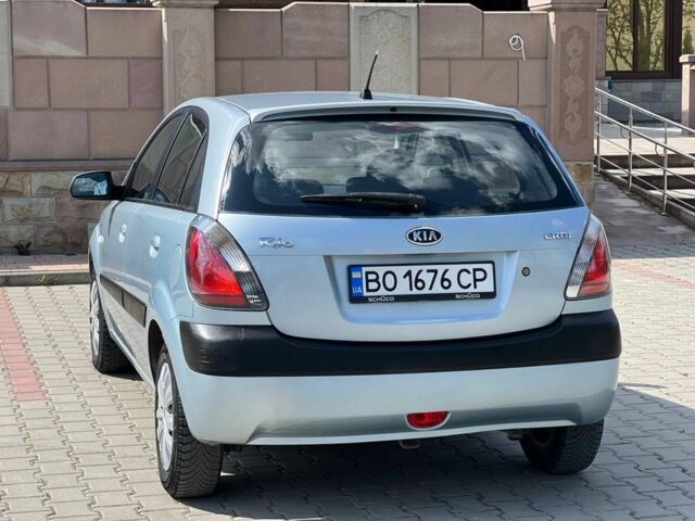 Сірий Кіа Ріо, об'ємом двигуна 1.5 л та пробігом 278 тис. км за 4300 $, фото 3 на Automoto.ua