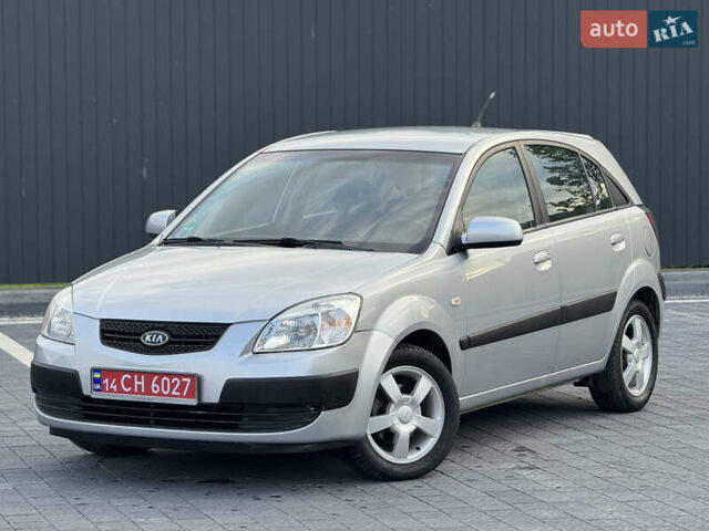 Серый Киа Рио, объемом двигателя 1.6 л и пробегом 172 тыс. км за 5600 $, фото 6 на Automoto.ua