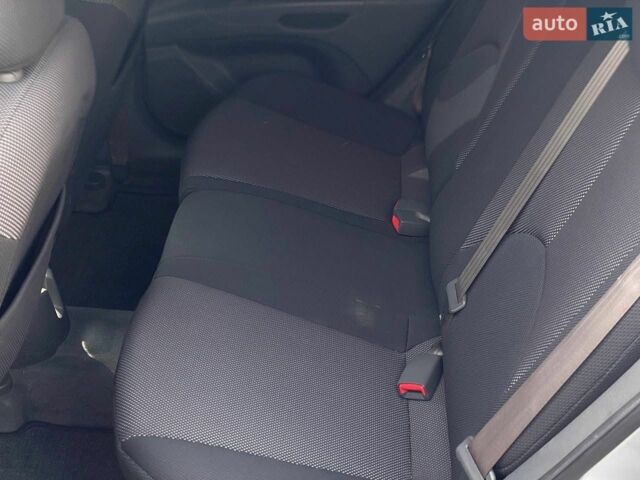 Серый Киа Рио, объемом двигателя 1.6 л и пробегом 179 тыс. км за 6499 $, фото 67 на Automoto.ua