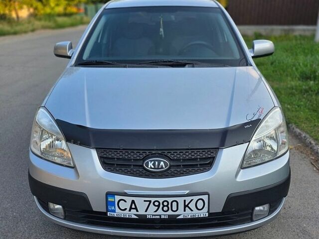 Сірий Кіа Ріо, об'ємом двигуна 1.4 л та пробігом 288 тис. км за 4100 $, фото 1 на Automoto.ua