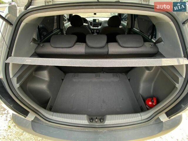 Серый Киа Рио, объемом двигателя 1.6 л и пробегом 179 тыс. км за 5999 $, фото 70 на Automoto.ua