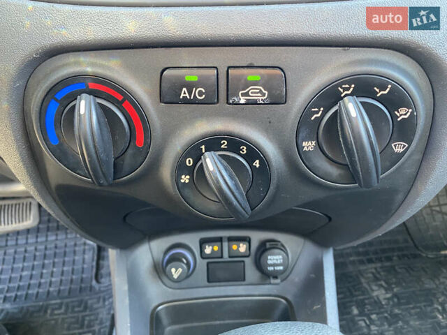 Сірий Кіа Ріо, об'ємом двигуна 1.4 л та пробігом 140 тис. км за 5100 $, фото 16 на Automoto.ua
