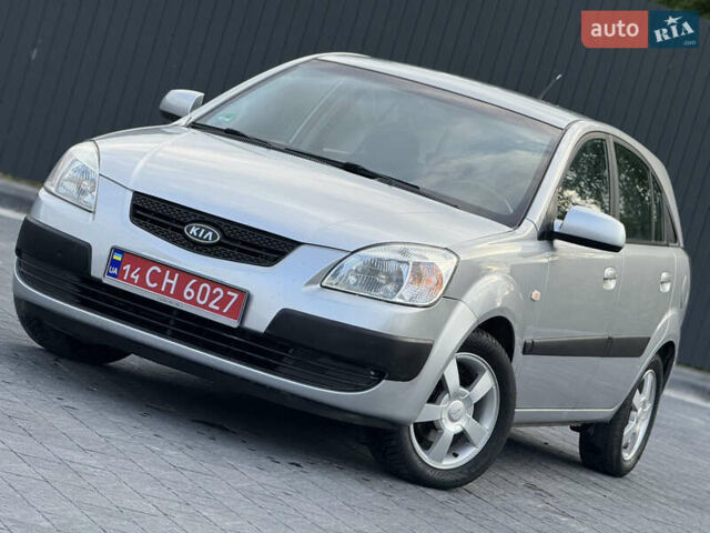 Серый Киа Рио, объемом двигателя 1.6 л и пробегом 172 тыс. км за 5600 $, фото 8 на Automoto.ua