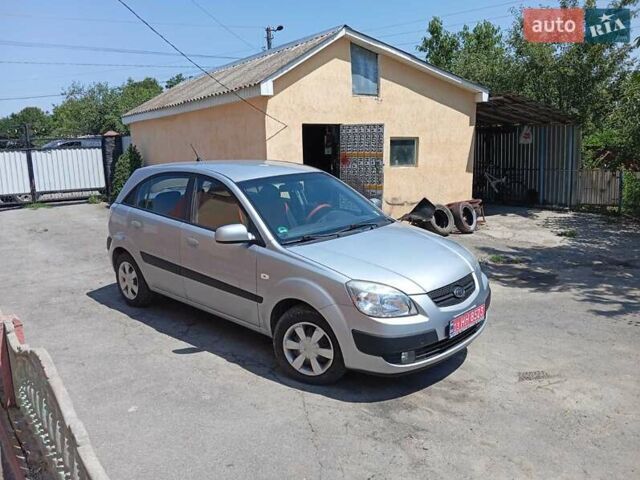 Сірий Кіа Ріо, об'ємом двигуна 0 л та пробігом 127 тис. км за 4800 $, фото 7 на Automoto.ua