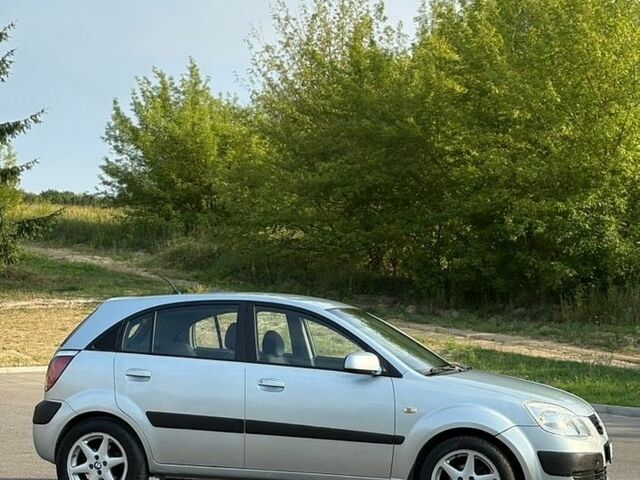Серый Киа Рио, объемом двигателя 1.5 л и пробегом 276 тыс. км за 2999 $, фото 7 на Automoto.ua