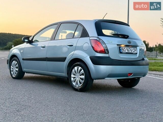 Серый Киа Рио, объемом двигателя 1.5 л и пробегом 279 тыс. км за 4550 $, фото 9 на Automoto.ua