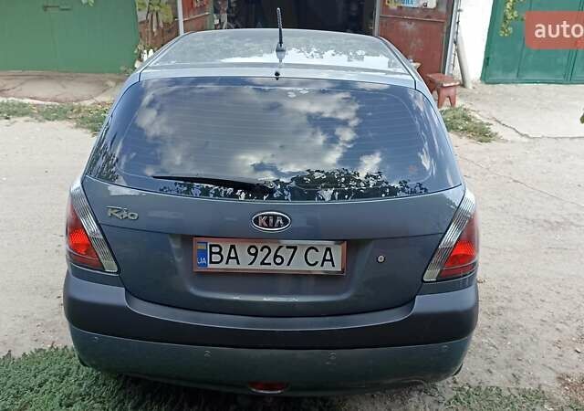 Серый Киа Рио, объемом двигателя 1.4 л и пробегом 194 тыс. км за 5999 $, фото 13 на Automoto.ua