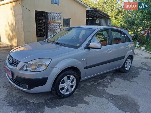Сірий Кіа Ріо, об'ємом двигуна 0 л та пробігом 127 тис. км за 4800 $, фото 3 на Automoto.ua