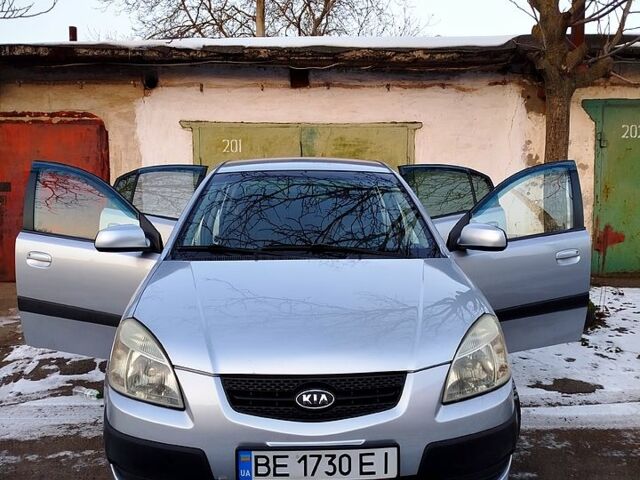 Серый Киа Рио, объемом двигателя 1.4 л и пробегом 1470 тыс. км за 5500 $, фото 6 на Automoto.ua