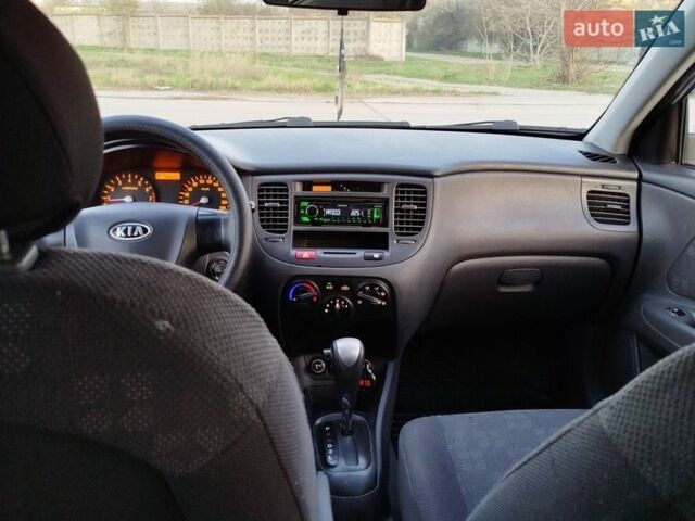 Сірий Кіа Ріо, об'ємом двигуна 1.4 л та пробігом 148 тис. км за 4950 $, фото 17 на Automoto.ua