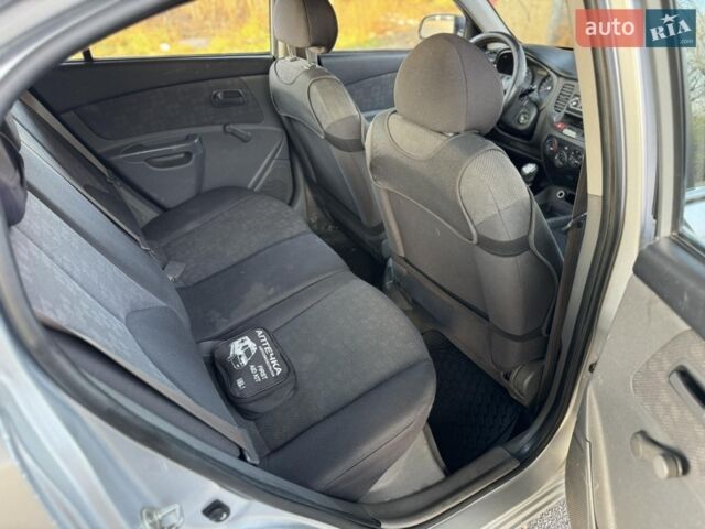 Серый Киа Рио, объемом двигателя 1.4 л и пробегом 284 тыс. км за 2699 $, фото 14 на Automoto.ua