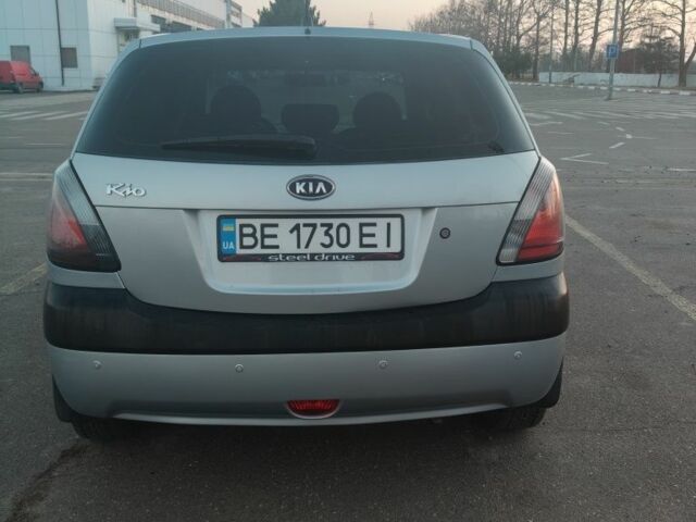 Серый Киа Рио, объемом двигателя 1.4 л и пробегом 147 тыс. км за 5500 $, фото 17 на Automoto.ua