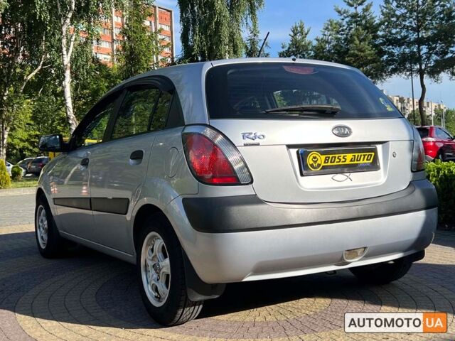 Серый Киа Рио, объемом двигателя 1.4 л и пробегом 191 тыс. км за 5300 $, фото 4 на Automoto.ua