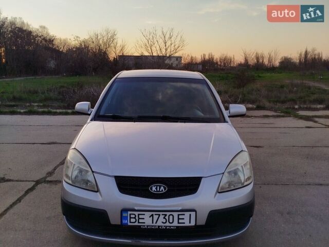 Сірий Кіа Ріо, об'ємом двигуна 1.4 л та пробігом 148 тис. км за 4950 $, фото 23 на Automoto.ua