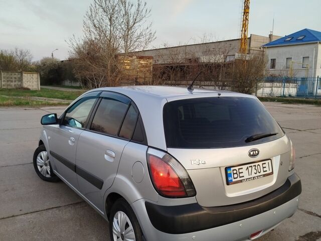 Серый Киа Рио, объемом двигателя 1.4 л и пробегом 148 тыс. км за 4950 $, фото 6 на Automoto.ua