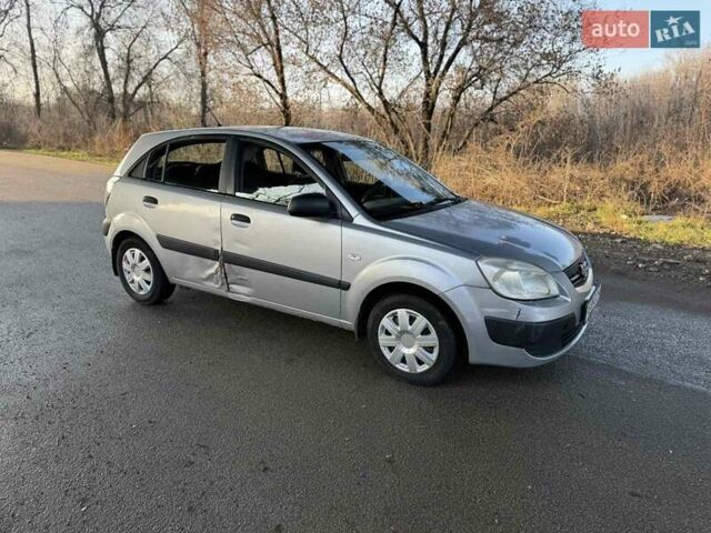 Серый Киа Рио, объемом двигателя 1.4 л и пробегом 284 тыс. км за 2699 $, фото 9 на Automoto.ua