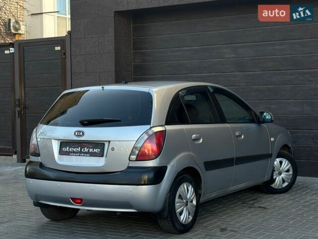 Серый Киа Рио, объемом двигателя 1.4 л и пробегом 149 тыс. км за 5699 $, фото 7 на Automoto.ua