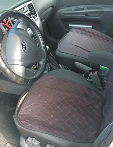 Серый Киа Рио, объемом двигателя 1.4 л и пробегом 214 тыс. км за 5600 $, фото 16 на Automoto.ua