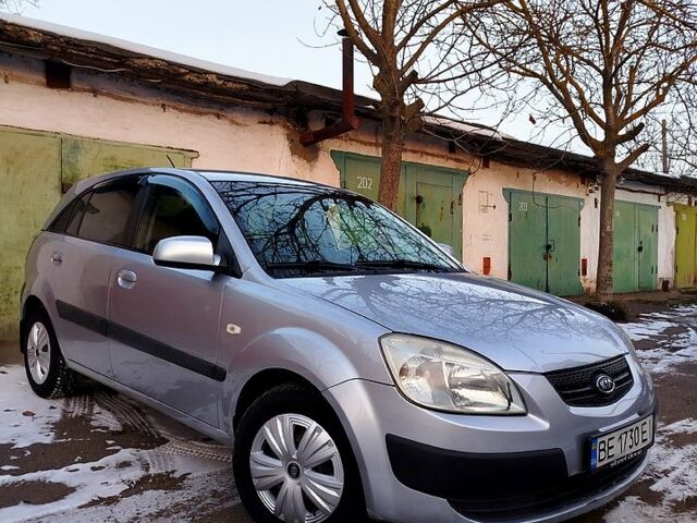 Серый Киа Рио, объемом двигателя 1.4 л и пробегом 1470 тыс. км за 5500 $, фото 8 на Automoto.ua