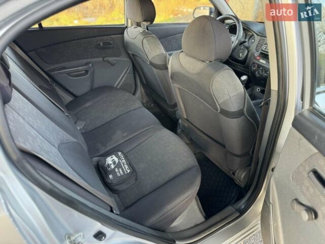 Сірий Кіа Ріо, об'ємом двигуна 1.4 л та пробігом 284 тис. км за 2699 $, фото 14 на Automoto.ua