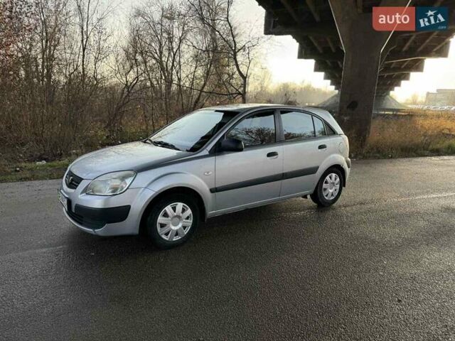 Серый Киа Рио, объемом двигателя 1.4 л и пробегом 284 тыс. км за 2699 $, фото 11 на Automoto.ua