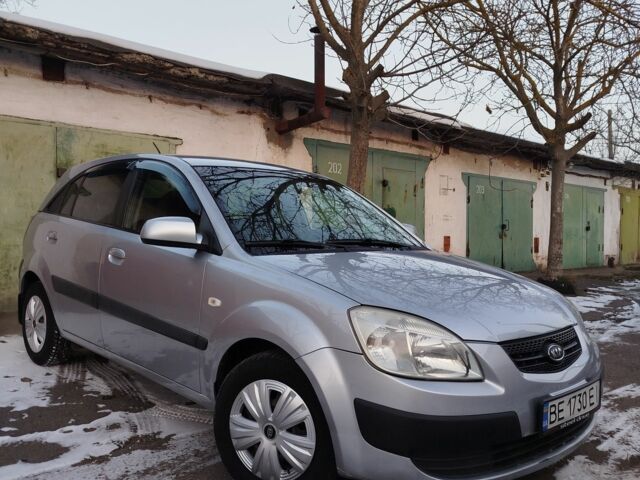 Серый Киа Рио, объемом двигателя 1.4 л и пробегом 147 тыс. км за 5500 $, фото 1 на Automoto.ua
