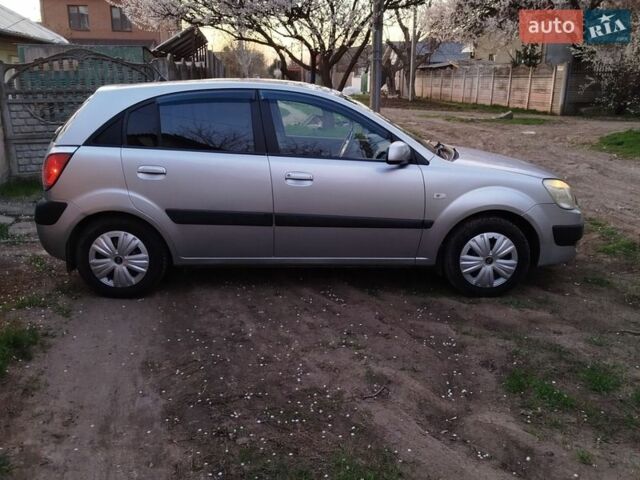 Сірий Кіа Ріо, об'ємом двигуна 1.4 л та пробігом 148 тис. км за 4950 $, фото 2 на Automoto.ua