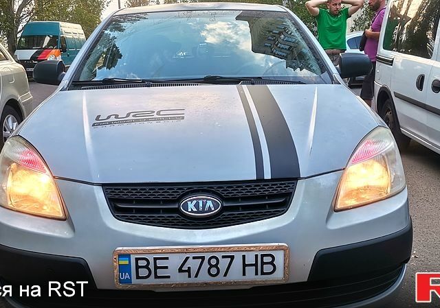 Сірий Кіа Ріо, об'ємом двигуна 1.4 л та пробігом 205 тис. км за 4000 $, фото 2 на Automoto.ua
