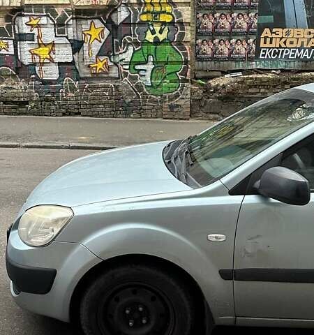 Сірий Кіа Ріо, об'ємом двигуна 1.4 л та пробігом 212 тис. км за 4000 $, фото 3 на Automoto.ua