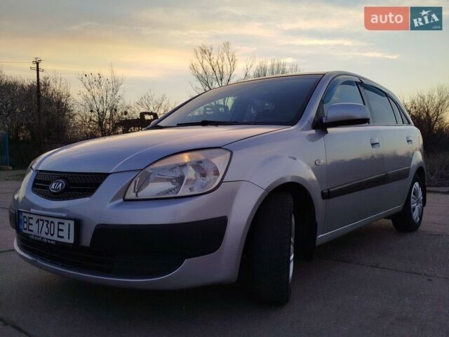 Сірий Кіа Ріо, об'ємом двигуна 1.4 л та пробігом 148 тис. км за 4950 $, фото 15 на Automoto.ua