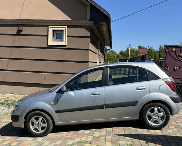 Киа Рио 2007 в Ровно на Automoto.ua Серый Киа Рио, объемом двигателя 1.4 л и пробегом 150 тыс. км за 4950 $, фото 7 на Automoto.ua