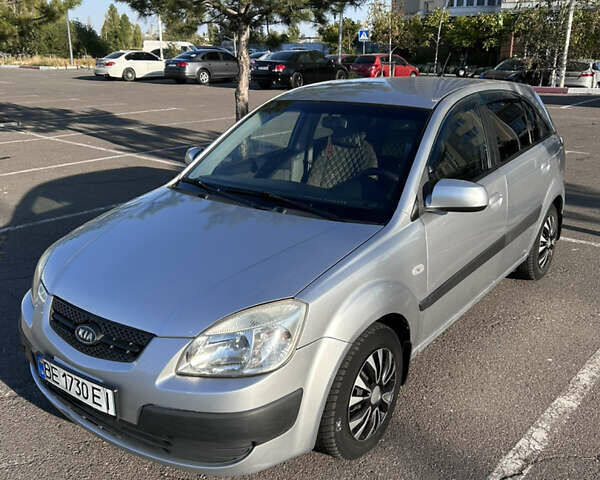 Сірий Кіа Ріо, об'ємом двигуна 1.4 л та пробігом 146 тис. км за 5700 $, фото 1 на Automoto.ua