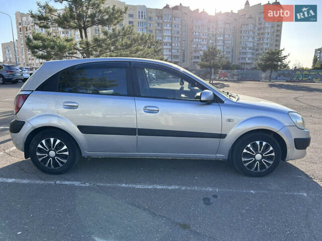 Сірий Кіа Ріо, об'ємом двигуна 1.4 л та пробігом 146 тис. км за 5700 $, фото 9 на Automoto.ua