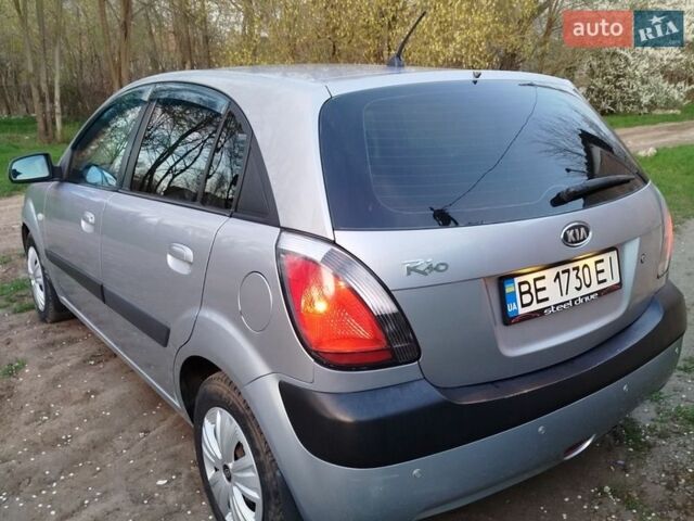 Сірий Кіа Ріо, об'ємом двигуна 1.4 л та пробігом 148 тис. км за 4950 $, фото 1 на Automoto.ua