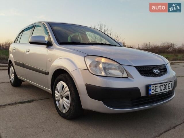 Сірий Кіа Ріо, об'ємом двигуна 1.4 л та пробігом 148 тис. км за 4950 $, фото 16 на Automoto.ua