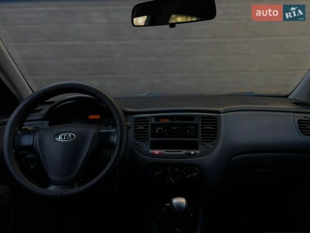 Серый Киа Рио, объемом двигателя 1.4 л и пробегом 149 тыс. км за 5699 $, фото 13 на Automoto.ua