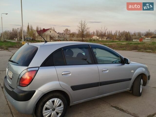 Сірий Кіа Ріо, об'ємом двигуна 1.4 л та пробігом 148 тис. км за 4950 $, фото 13 на Automoto.ua