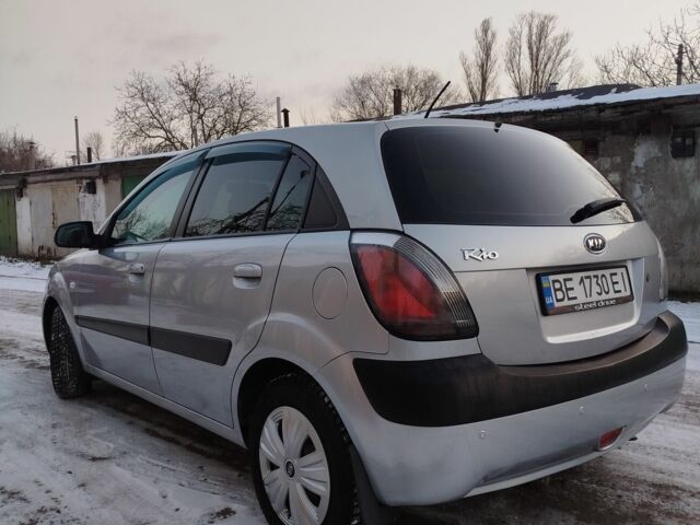 Серый Киа Рио, объемом двигателя 1.4 л и пробегом 147 тыс. км за 5500 $, фото 15 на Automoto.ua