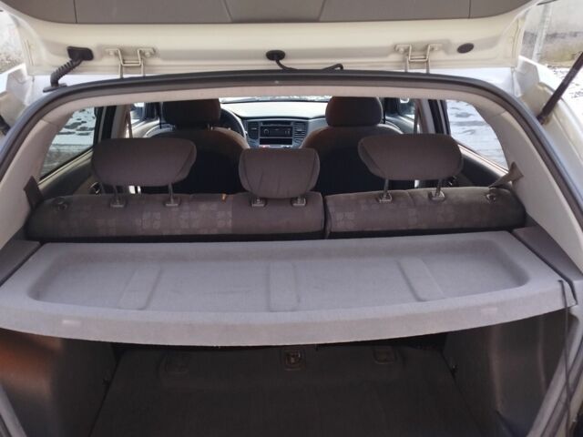 Серый Киа Рио, объемом двигателя 1.4 л и пробегом 147 тыс. км за 5500 $, фото 4 на Automoto.ua