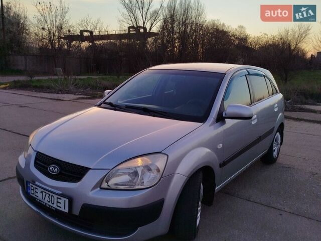 Сірий Кіа Ріо, об'ємом двигуна 1.4 л та пробігом 148 тис. км за 4950 $, фото 7 на Automoto.ua