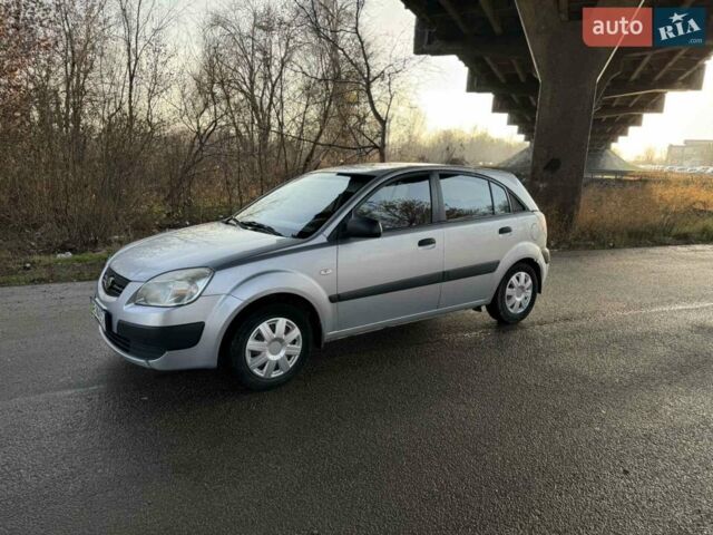 Сірий Кіа Ріо, об'ємом двигуна 1.4 л та пробігом 284 тис. км за 2699 $, фото 11 на Automoto.ua